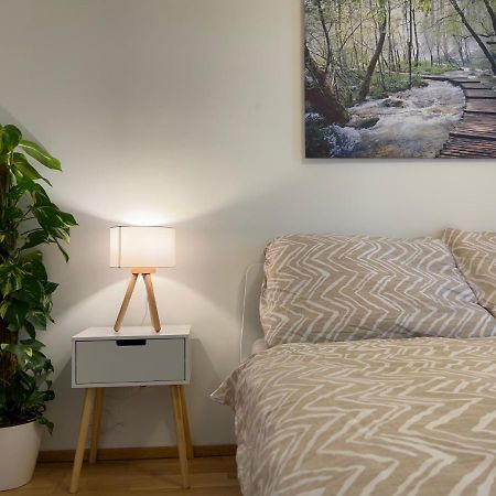 55 M2 Stylish Apartment With Balcony & Parking Viena Exterior foto