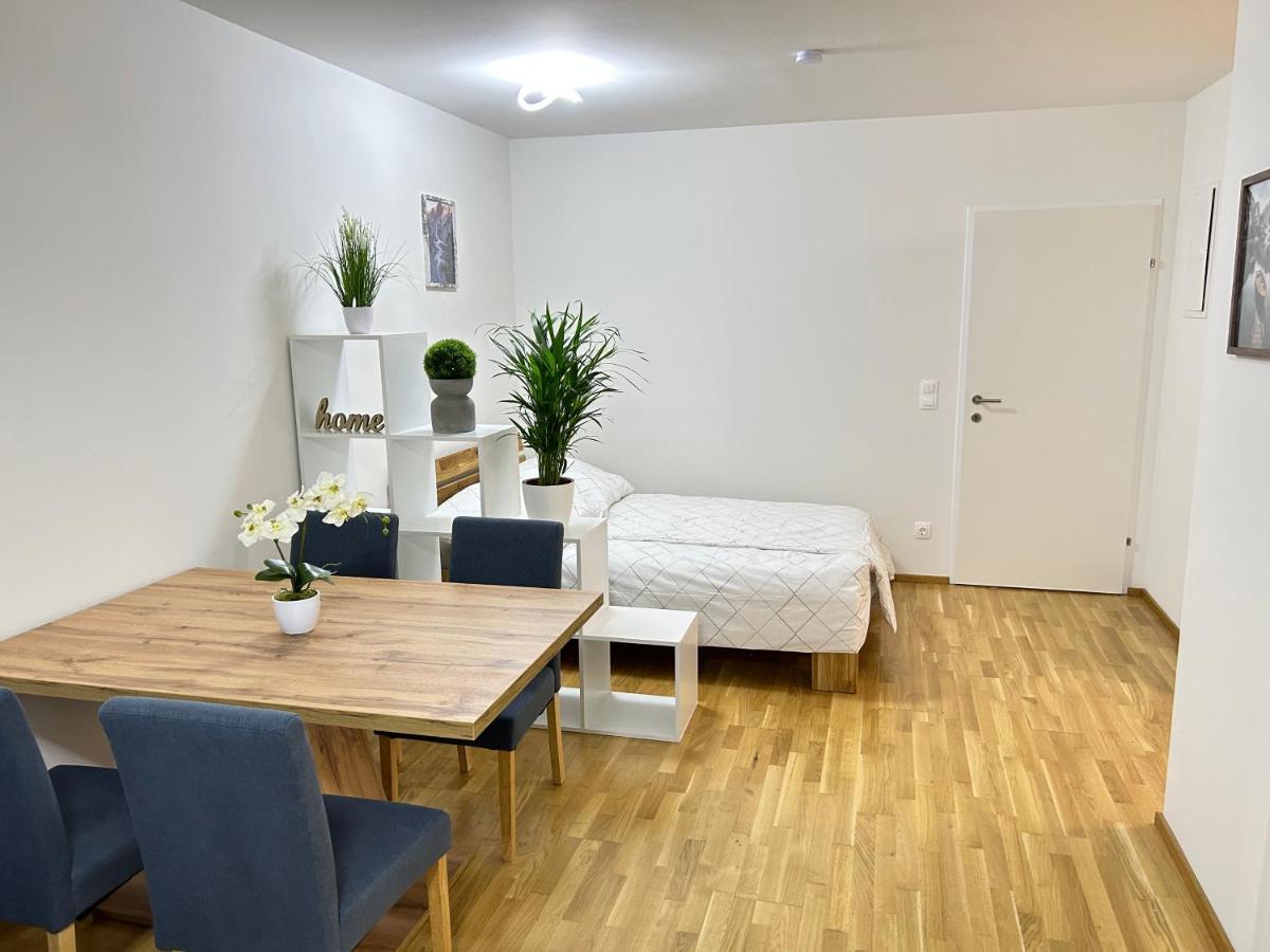 55 M2 Stylish Apartment With Balcony & Parking Viena Exterior foto